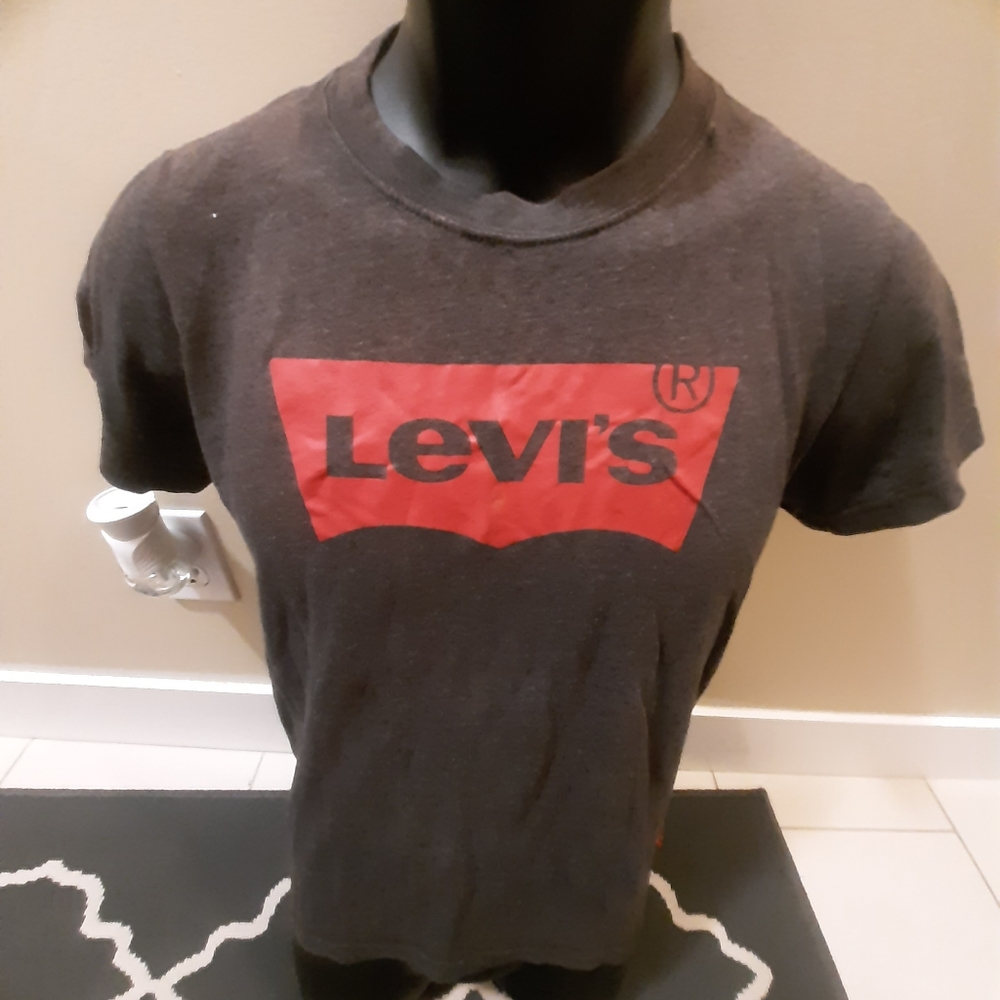 Levi's - Picture 2 of 4